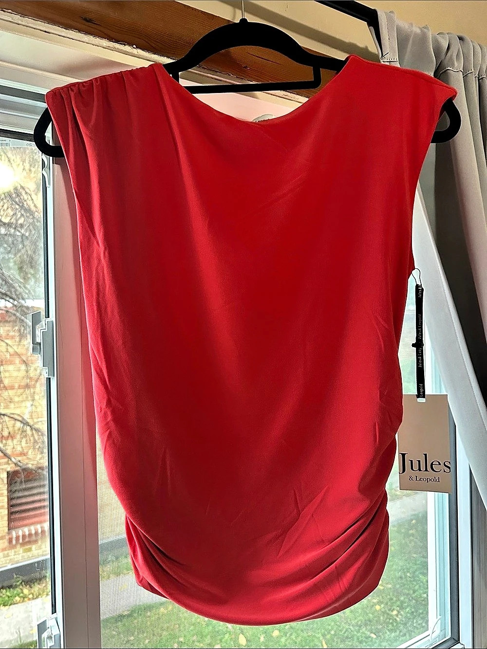 Jules & Leopold Ruched Sleeveless Top in Red Size Small